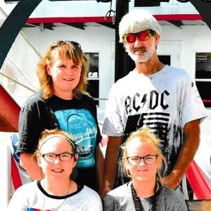 Meet your Posher, Robin